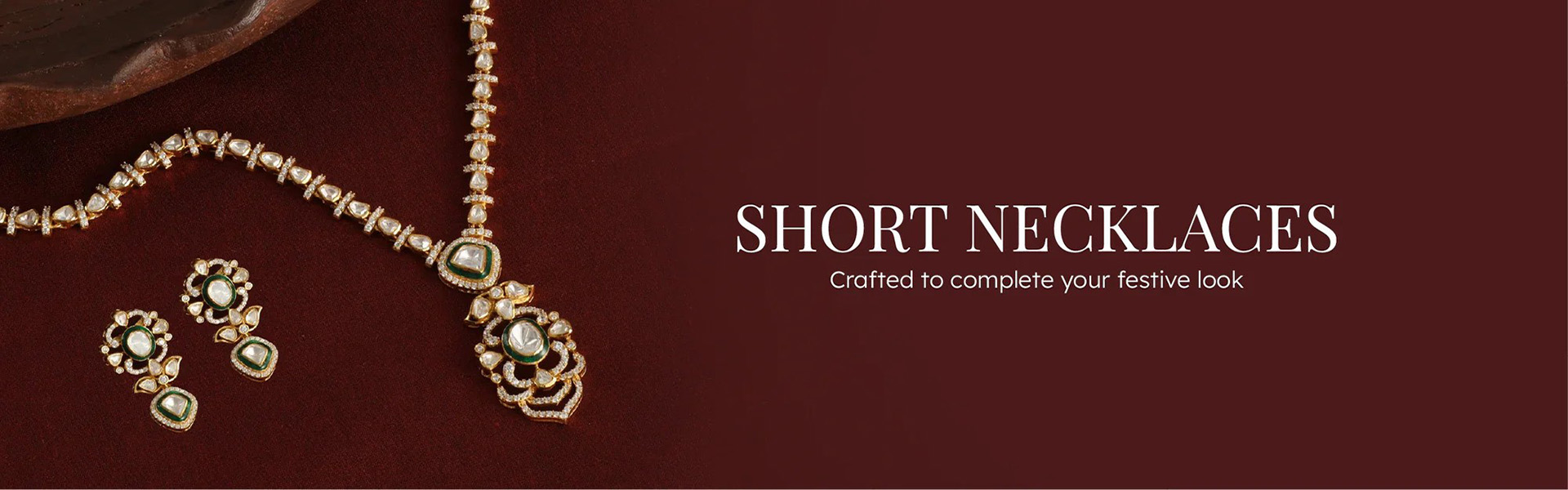 Luxury Gold Jewelry Combining Classic Designs with Modern Details